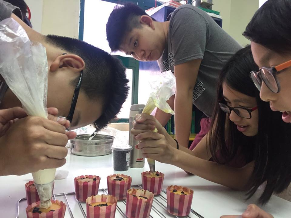 students' cupcakes in making